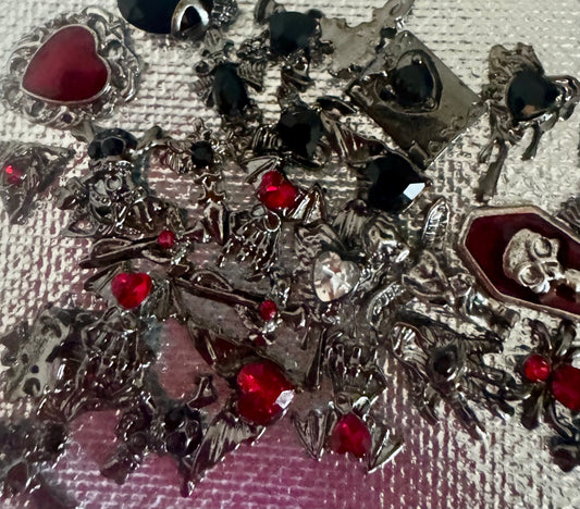 5pc random Halloween charms