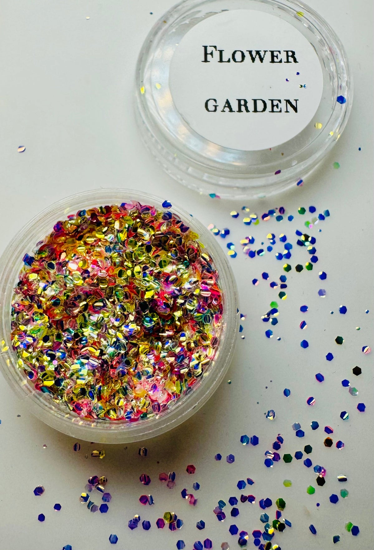How to Apply Nail Art Glitter Like a Pro